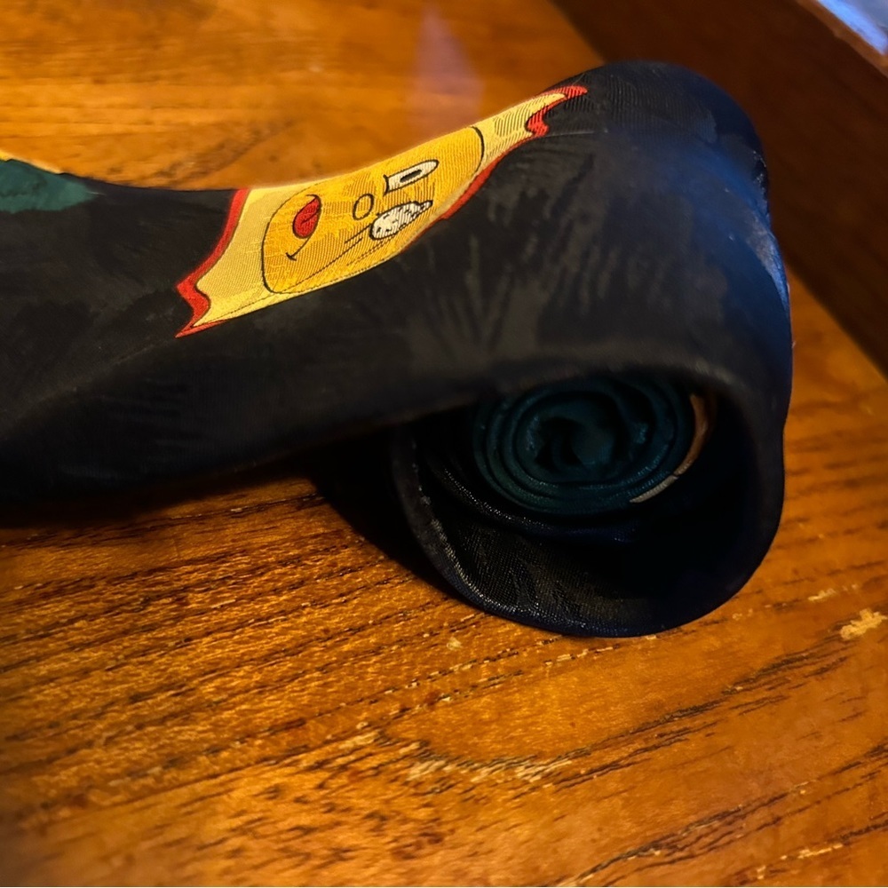 Disney Men’s Goofy Golfing Tie - Picture 6 of 6